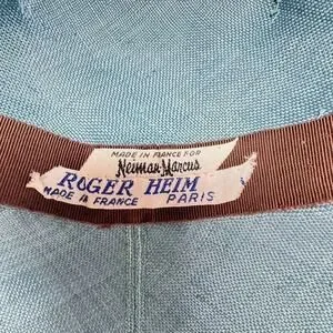 Neiman Marcus | Accessories | Vintage Neiman Marcus Roger  display picture 1